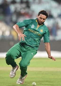 Shahid Afridi , captain of Pakistan is in action against Sri Lanka during the WT20 warm up match at Eden Gardens in Kolkata. (Subhendu Ghosh/HT Photo) Shahid Afridi , captain of Pakistan is in action against Sri Lanka during the WT20 warm up match at Eden Gardens in Kolkata. (Subhendu Ghosh/HT Photo)