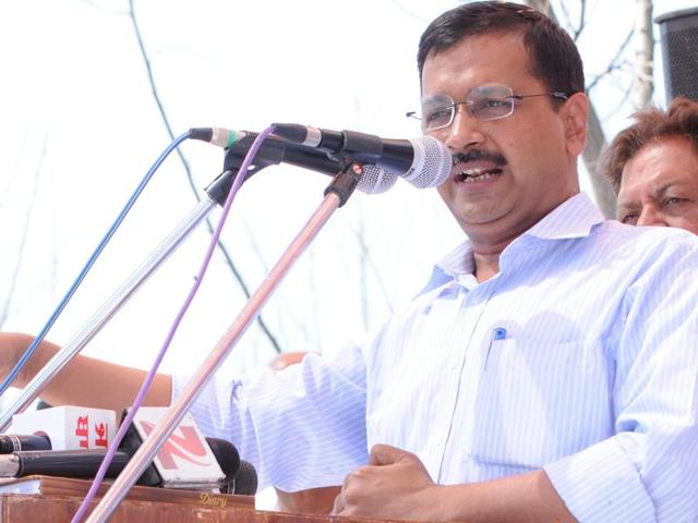 AAP convener and Delhi CM Arvind Kejriwal addressing a gathering at Pirthipur-Bunga Sahib village in Rupnagar district on Tuesday.(Bharat Bhushan/HT Photo) AAP convener and Delhi CM Arvind Kejriwal addressing a gathering at Pirthipur-Bunga Sahib village in Rupnagar district on Tuesday.(Bharat Bhushan/HT Photo)