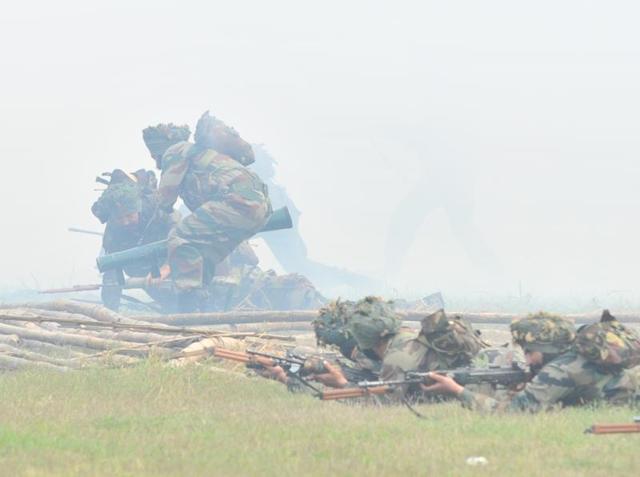 Soldiers also took part in the exhibition, to demonstrate what it takes to be an armyman. (Pardeep Pandit/HT Photo)