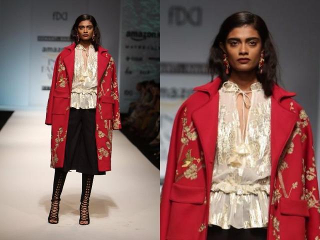 The red trench is hot! Spotted at Hemant-Nandita. (Raajessh Kashyap/HT Photo) The red trench is hot! Spotted at Hemant-Nandita. (Raajessh Kashyap/HT Photo)