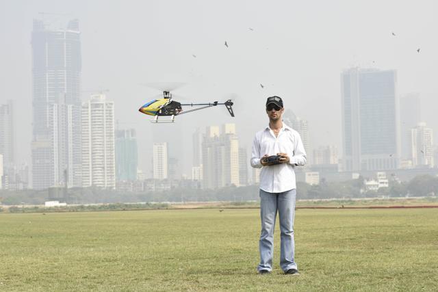 Aeromodeller Jim Desai at the Mahalaxmi Race Course in Mumbai (Anshuman Poyrekar/HT) Aeromodeller Jim Desai at the Mahalaxmi Race Course in Mumbai (Anshuman Poyrekar/HT)