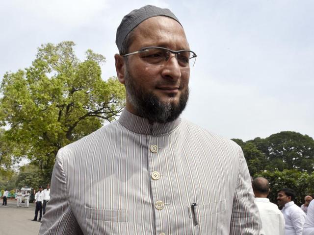 At a rally in Maharashtra, AIMIM president Asaduddin Owaisi stated he would not say ‘Bharat Mata ki Jai’ triggering a hailstorm of political protests. A member of the BJP’s youth wing even offered a reward to whosoever cut off Owaisi’s tongue for his “anti-national” statement.(PTI Photo) At a rally in Maharashtra, AIMIM president Asaduddin Owaisi stated he would not say ‘Bharat Mata ki Jai’ triggering a hailstorm of political protests. A member of the BJP’s youth wing even offered a reward to whosoever cut off Owaisi’s tongue for his “anti-national” statement.(PTI Photo)