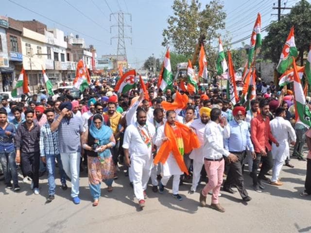 The Youth Congress workers during a road show in Batala on Friday. (HT PHOTO) The Youth Congress workers during a road show in Batala on Friday. (HT PHOTO)