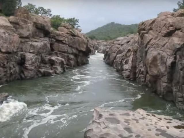 Mekedatu: About 100 km from Bangalore is Mekedaku (goat’s leap) where the raging river Kaveri passes through a really narrow gorge. Other than watching Kaveri river at its raging best, the scenic spot also has famous Shivanasamudra fall. (YouTube grab) Mekedatu: About 100 km from Bangalore is Mekedaku (goat’s leap) where the raging river Kaveri passes through a really narrow gorge. Other than watching Kaveri river at its raging best, the scenic spot also has famous Shivanasamudra fall. (YouTube grab)