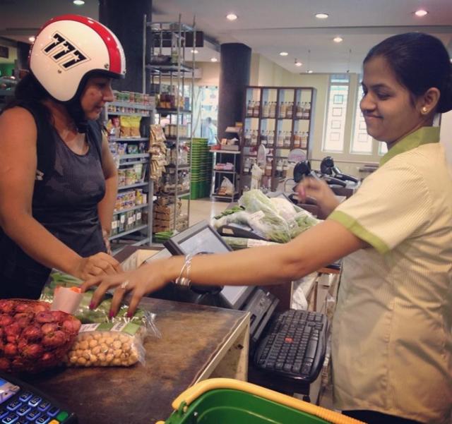 Lisa Sadanah goes shopping (Instagram.com/helmetgirlbandra) Lisa Sadanah goes shopping (Instagram.com/helmetgirlbandra)