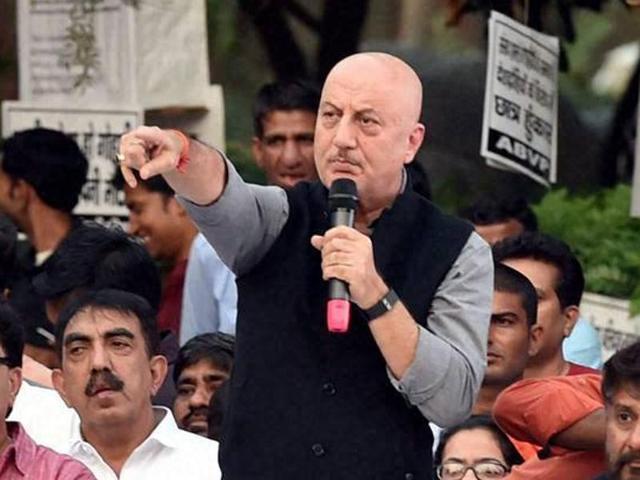 Bollywood actor Anupam Kher addresses the students before the screening of his film ‘Buddha in a Traffic Jam' at JNU in New Delhi on Friday. (PTI) Bollywood actor Anupam Kher addresses the students before the screening of his film ‘Buddha in a Traffic Jam' at JNU in New Delhi on Friday. (PTI)