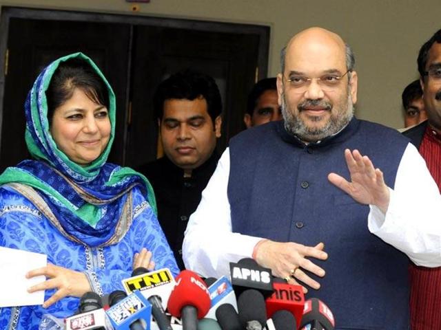 BJP president Amit Shah met PDP leader Mehbooba Mufti in New Delhi on Thursday, though there was no headway made regarding formation of government in Jammu and Kashmir.(HT file photo)