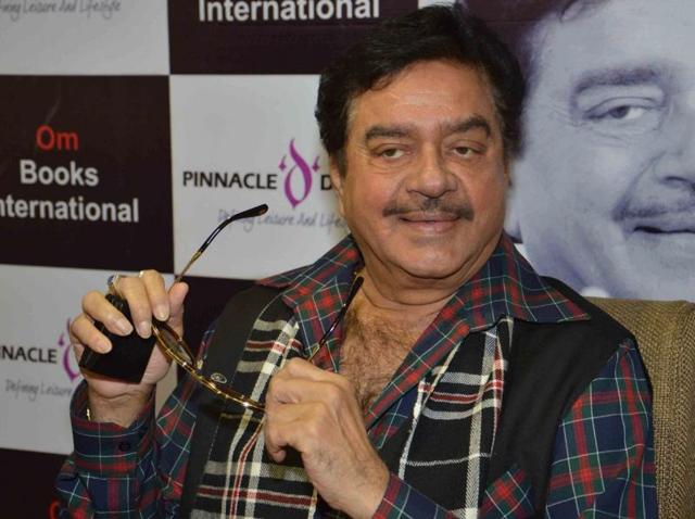 Actor and BJP MP Shatrughan Sinha addresses a press conference in Patna, on March 17, 2016.(IANS)