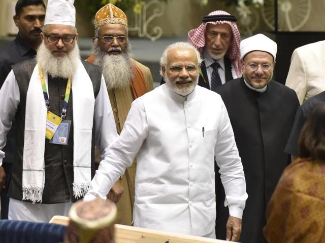 Prime Minister Narendra Modi address at the inauguration of World Sufi Forum at Vigyan Bhavan in New Delhi on Thursday, March 17, 2016.(Mohd Zakir / HT Photo)