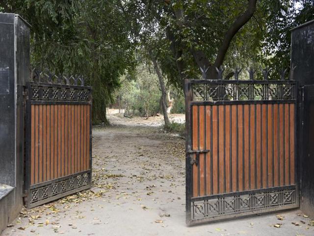The vacant premises where the body of Mohit was found on Friday night at Sunehri Bagh in Lutyens’ Delhi. (Ravi Choudhary/HT photo) The vacant premises where the body of Mohit was found on Friday night at Sunehri Bagh in Lutyens’ Delhi. (Ravi Choudhary/HT photo)