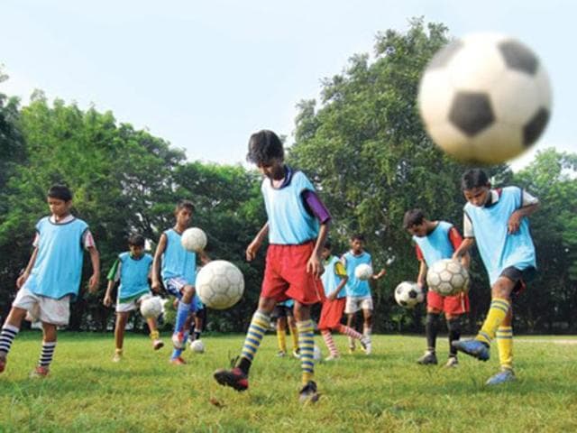 Right knee was more commonly affected (198) than the left knee.(Livemint Photo) Right knee was more commonly affected (198) than the left knee.(Livemint Photo)