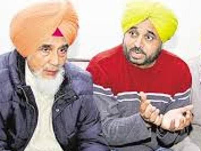 AAP Punjab convernor Succha Singh Chhotepur and MP Bhagwant Mann (HT File Photo) AAP Punjab convernor Succha Singh Chhotepur and MP Bhagwant Mann (HT File Photo)