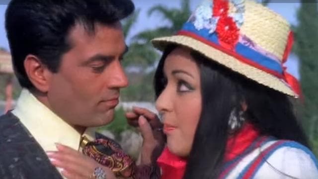 Dharmendra attacked journalist Devyani Chaubal after she leaked the news of his affair with Hema Malini. (YouTube Grab) Dharmendra attacked journalist Devyani Chaubal after she leaked the news of his affair with Hema Malini. (YouTube Grab)