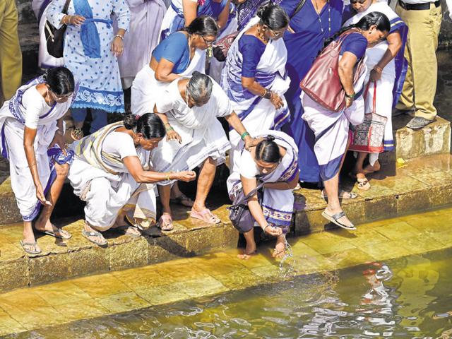 Every year on March 19 and 20, Dalits from across Maharashtra congregate at Chavadar tank.(Kunal Patil/HT Photo)