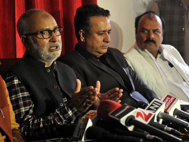 BJP president Amit Shah addresses the media after a meeting with PDP leader Mehbooba Mufti in New Delhi. (Sonu Mehjta/ HT Photo) BJP president Amit Shah addresses the media after a meeting with PDP leader Mehbooba Mufti in New Delhi. (Sonu Mehjta/ HT Photo)
