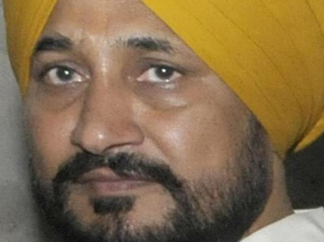 Just 10 MLAs were present when Channi struggled to corner the government on its achievements listed in the governor’s address; and on Friday, Channi willy-nilly fell into a trap of deputy chief minister Sukhbir Badal. (HT Photo) Just 10 MLAs were present when Channi struggled to corner the government on its achievements listed in the governor’s address; and on Friday, Channi willy-nilly fell into a trap of deputy chief minister Sukhbir Badal. (HT Photo)