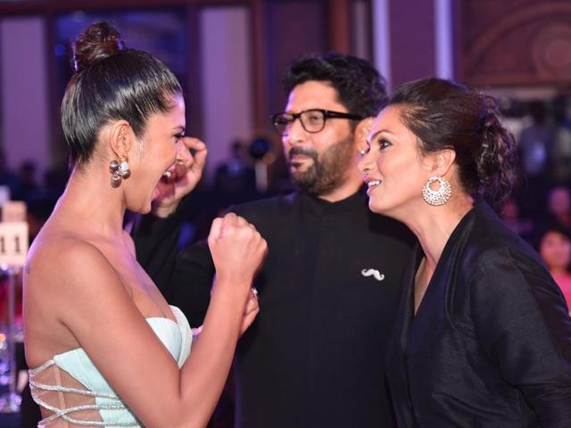 Jennifer Winget with Maria Goretti and hubby Arshad Warsi at  HT Most Stylish Awards 2016. (Pratham Gokhale/HT Photo) 