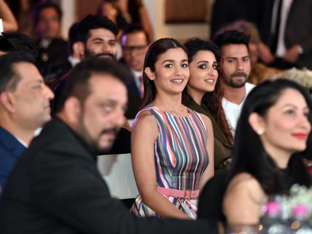 Alia Bhatt smiles for the camera at HT Most Stylish Awards 2016. (Pratham Gokhale/HT Photo) 