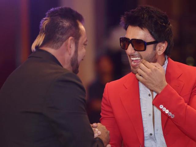 Ranveer Singh meets Sanjay Dutt at HT Most Stylish Awards 2016. (Pratham Gokhale/HT Photo) 