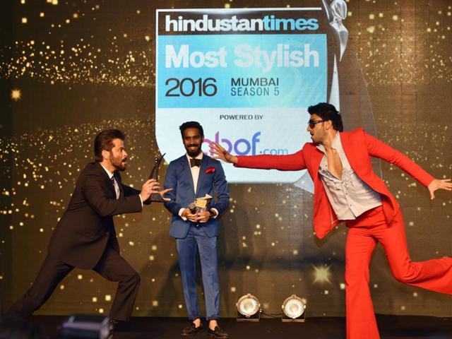 Ranveer Singh receives an award by Anil Kapoor. (Pratham Gokhale/HT Photo) 