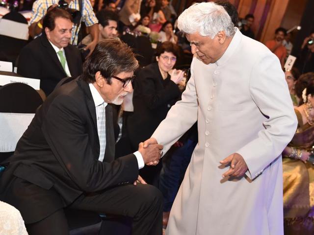 Amitabh Bachchan with Javed Akhtar.  (Pratham Gokhale/HT Photo) 