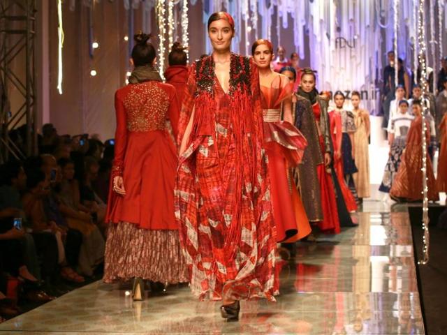 AIFW finale: A dazzling spectacle of colours and oomph | Hindustan Times