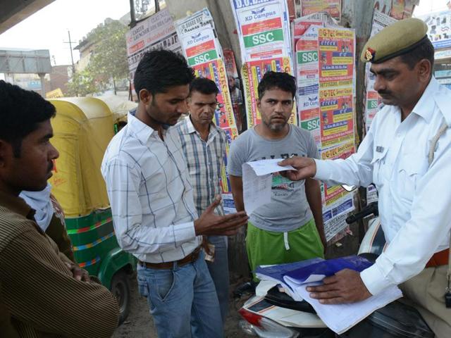 A total of 42,854 licences were seized for jumping the traffic signal. (Sakib Ali/HT Photo) A total of 42,854 licences were seized for jumping the traffic signal. (Sakib Ali/HT Photo)