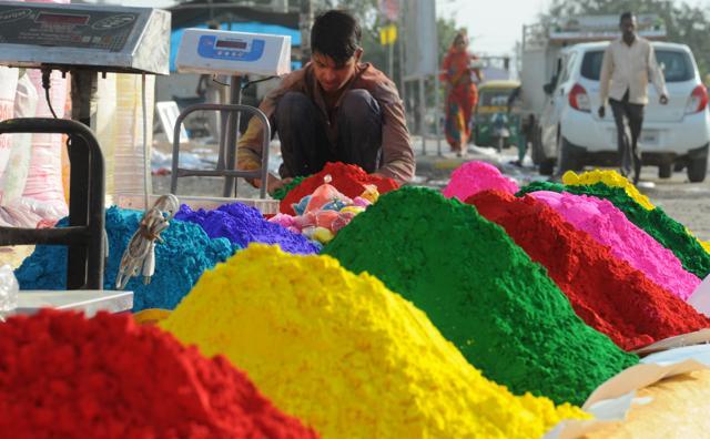 Use more red or pink colours, which look good and can be easily taken off. Gaudy purple, yellow, green or orange have more harmful chemicals in them. (Praveen Kumar/HT Photo) Use more red or pink colours, which look good and can be easily taken off. Gaudy purple, yellow, green or orange have more harmful chemicals in them. (Praveen Kumar/HT Photo)