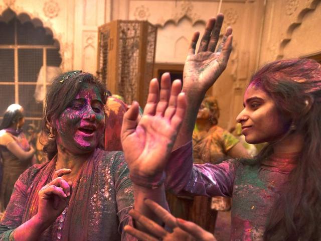Artists perform during this event making the widows feel a part of social assimilation. (Ajay Aggarwal/HT Photo)