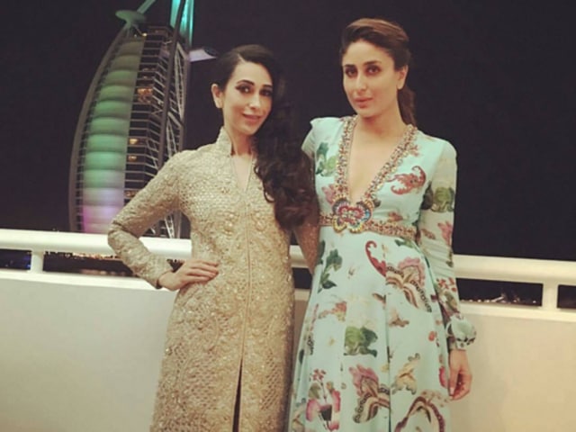 When in Dubai, pose like the stars that you are. 
