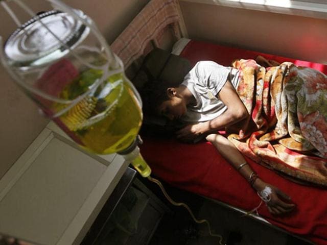 A patient receives an intravenous drip at a hospital in Amritsar(Raj K Raj/HT Photo)