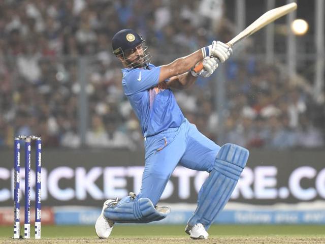 MS Dhoni is showing signs of coming back to form and a good show against Bangladesh will give the team momentum. (Ashok Nath Dey/HT Photo) MS Dhoni is showing signs of coming back to form and a good show against Bangladesh will give the team momentum. (Ashok Nath Dey/HT Photo)