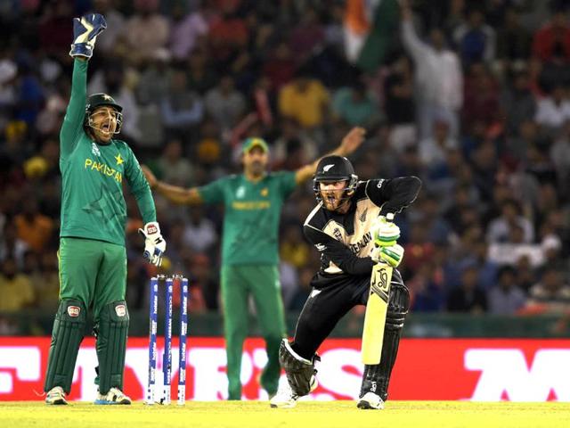 Martin Guptill of New Zealand play a shot against Pakistan.  (Ravi Kumar/HT Photo) 