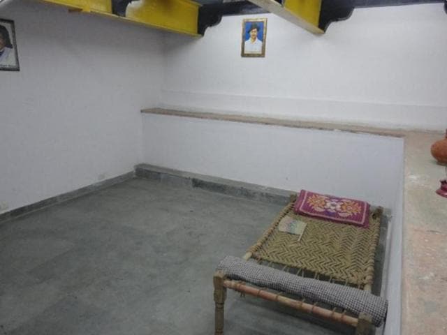DU marked the death anniversary of Bhagat Singh by opening the doors of a room in the Viceregal Lodge. (Picture courtesy: DU website) DU marked the death anniversary of Bhagat Singh by opening the doors of a room in the Viceregal Lodge. (Picture courtesy: DU website)
