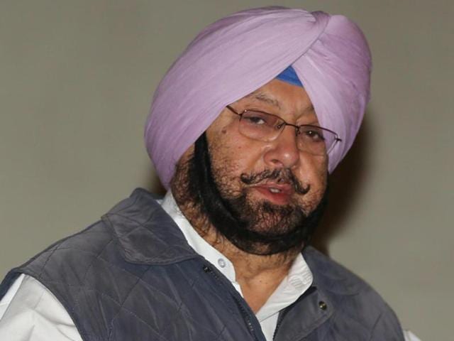 On Tuesday, as he inducted 12 Bahujan Samaj Party leaders into the Congress, Amarinder, when asked if they had been promised tickets, said they had joined unconditionally. (HT Photo) On Tuesday, as he inducted 12 Bahujan Samaj Party leaders into the Congress, Amarinder, when asked if they had been promised tickets, said they had joined unconditionally. (HT Photo)