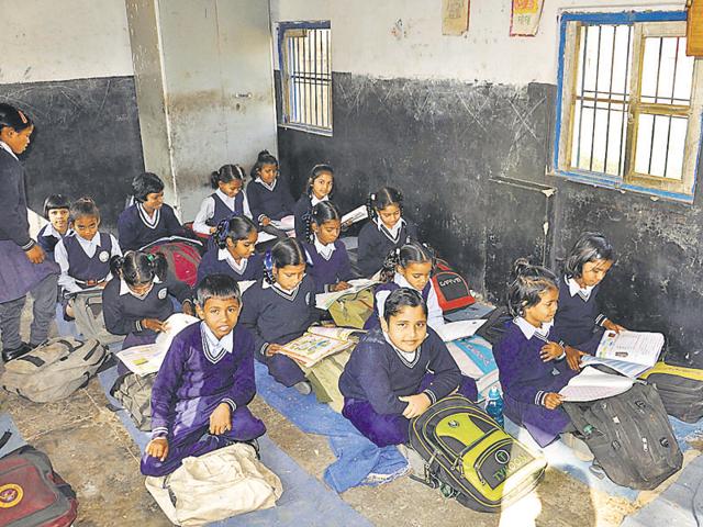 The walls of a classroom at the primary school in Railway Colony reflect lack of upkeep.(HT File Photo) The walls of a classroom at the primary school in Railway Colony reflect lack of upkeep.(HT File Photo)