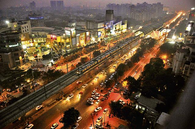 Office Retail Complexes (ORC) located along the NH8 in Gurgaon offer a higher bang for the buck with comparatively lower rents.(HT File Photo)