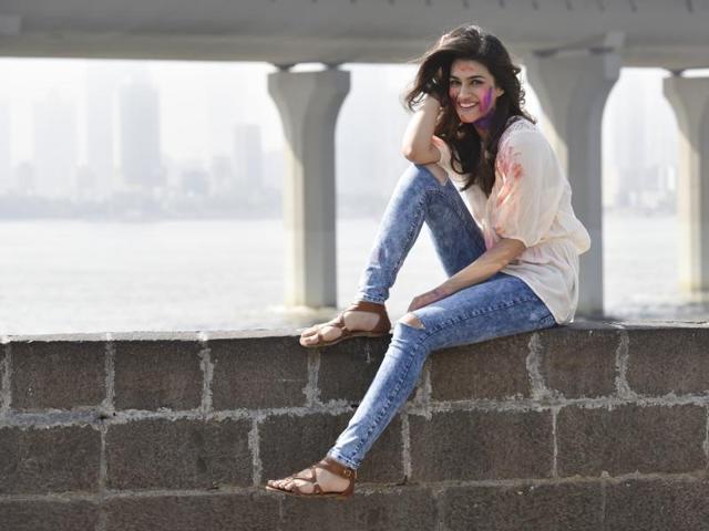 This year, Holi is special for Kriti as her parents are in Mumbai, and her sister has also moved to the city. (Vidya Subramanian/HT photo) 