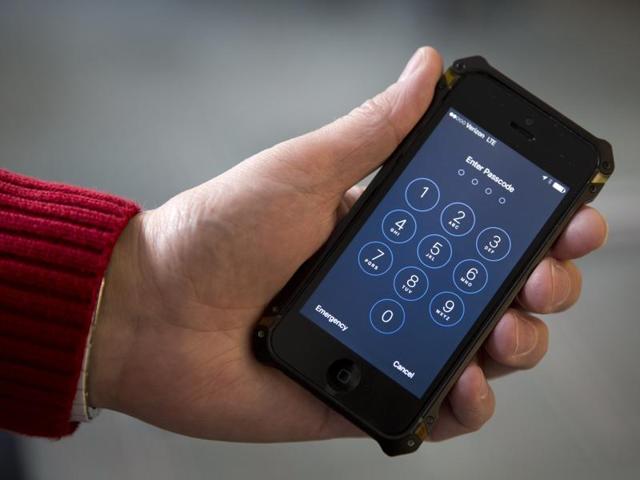 Is it possible to decrypt an iPhone without Apple’s help? The FBI might be exploring some of these options outside, as per experts(REUTERS) Is it possible to decrypt an iPhone without Apple’s help? The FBI might be exploring some of these options outside, as per experts(REUTERS)
