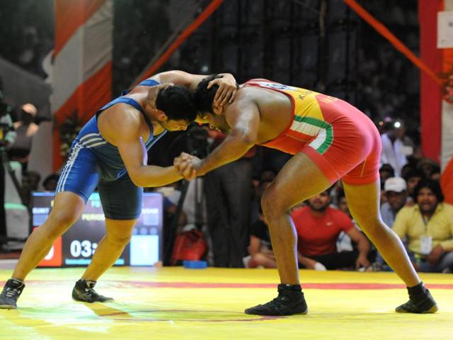 Khatri scored one technical point in the first round, after which he adopted a defensive mode. (Parveen Kumar/HT Photo) Khatri scored one technical point in the first round, after which he adopted a defensive mode. (Parveen Kumar/HT Photo)