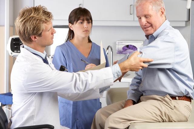 The higher men score on the masculinity scale, the less likely they are to talk openly about their symptoms and current health problems with male doctors, finds a recent study. (Shutterstock)