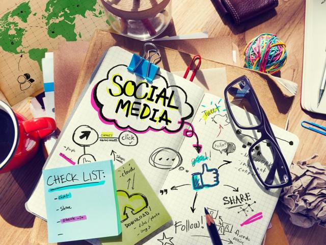 Unlimited use of social media could fuel ‘Internet addiction’, a proposed psychiatric condition closely associated with depression.(Shutterstock)