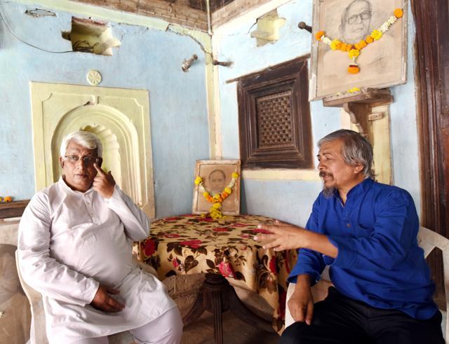 Milind Tipnis and Subodh More at Govind Niwas, Mahad (Kunal Patil / HT Photo) Milind Tipnis and Subodh More at Govind Niwas, Mahad (Kunal Patil / HT Photo)