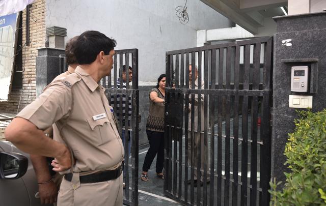 The accused who have been detained in connection with the attack on a dentist, in New Delhi. (Ravi Choudhary/HT Photo) The accused who have been detained in connection with the attack on a dentist, in New Delhi. (Ravi Choudhary/HT Photo)