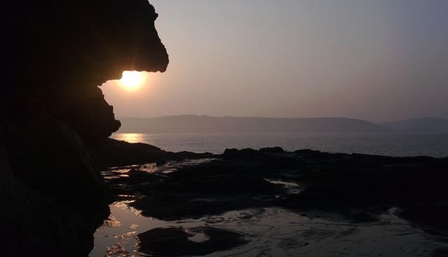 Harihareshwar gives a breathtaking view of the rising sun, only if you manage to find the right spot (Ananya Ghosh) Harihareshwar gives a breathtaking view of the rising sun, only if you manage to find the right spot (Ananya Ghosh)