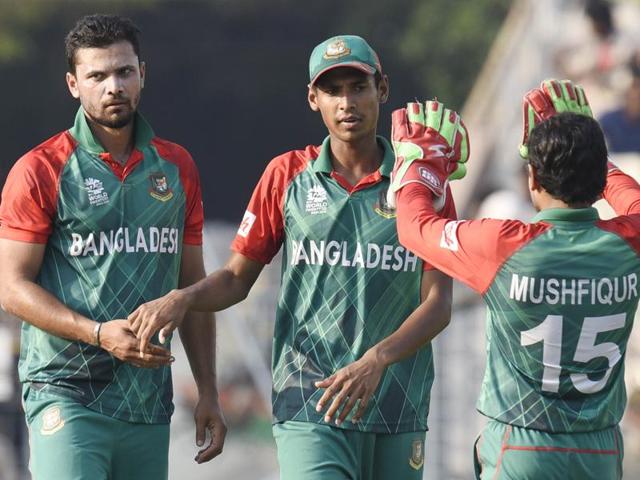Mashrafe Mortaza celebrates with teammates. (Ashok Nath Dey/HT Photo) Mashrafe Mortaza celebrates with teammates. (Ashok Nath Dey/HT Photo)