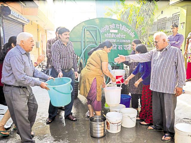 Gurgaon faced its worst water crisis in February when Jats in Haryana, demanding reservation, damaged the district’s water channels. Taps ran dry for 10 days and residents were dependent on tankers. (HT File Photo) Gurgaon faced its worst water crisis in February when Jats in Haryana, demanding reservation, damaged the district’s water channels. Taps ran dry for 10 days and residents were dependent on tankers. (HT File Photo)