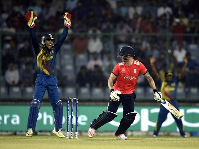 Dinesh Chandimal successfully appeals for an LBW decision against Jason Roy. (Sanjeev Verma/HT Photo) 