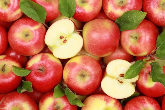 Apple peels have potent antioxidant and antiproliferative effects. (Shutterstock) Apple peels have potent antioxidant and antiproliferative effects. (Shutterstock)