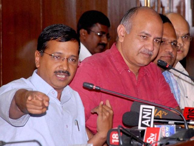 Delhi chief minister Arvind Kejriwal with finance minister Manish Sisodia address a press conference in New Delhi on Monday. (PTI) Delhi chief minister Arvind Kejriwal with finance minister Manish Sisodia address a press conference in New Delhi on Monday. (PTI)